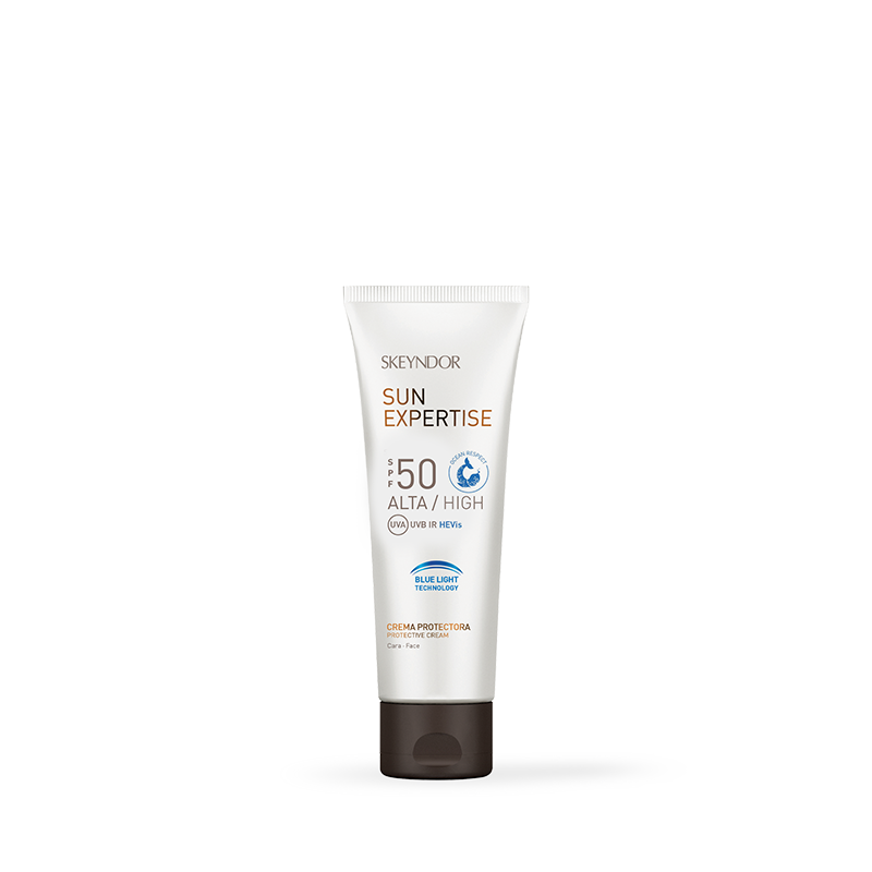 Blue Light Technology SPF50+ OCEAN RESPECT Protective.png Blue Light Technology SPF50+ OCEAN RESPECT Protective.png